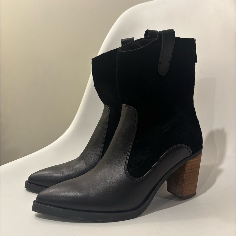 Splendid Black Leather Heeled Boots